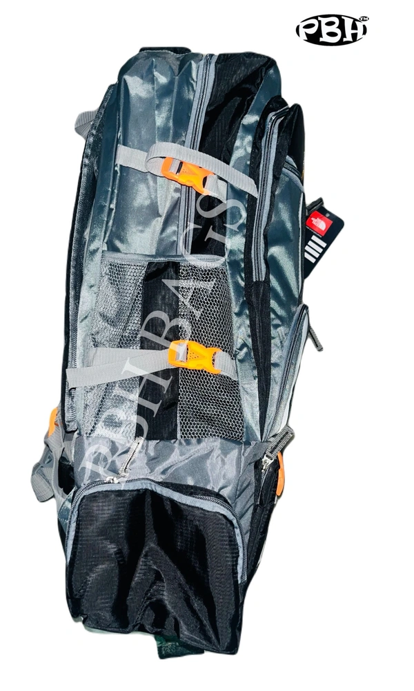THE NORTH FACE PBH P060 Rusksacks 24*16*10 Multiple Zips 30 liters Padded Travel Backpack - 26*16*10, Black