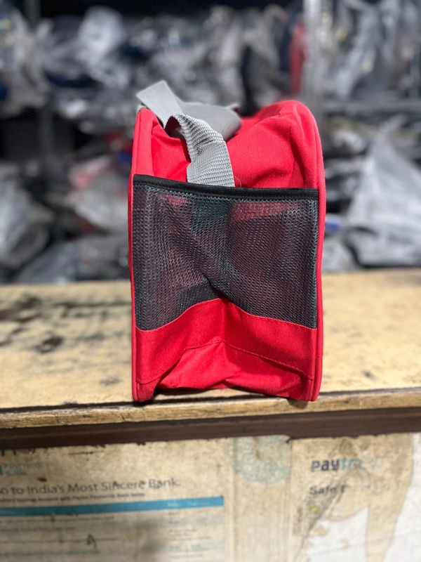 AMERICAN TOURISTER PBH p099 American Tourister Red & Black Duffel Bag 20*16*10 - Red, 20*16*10