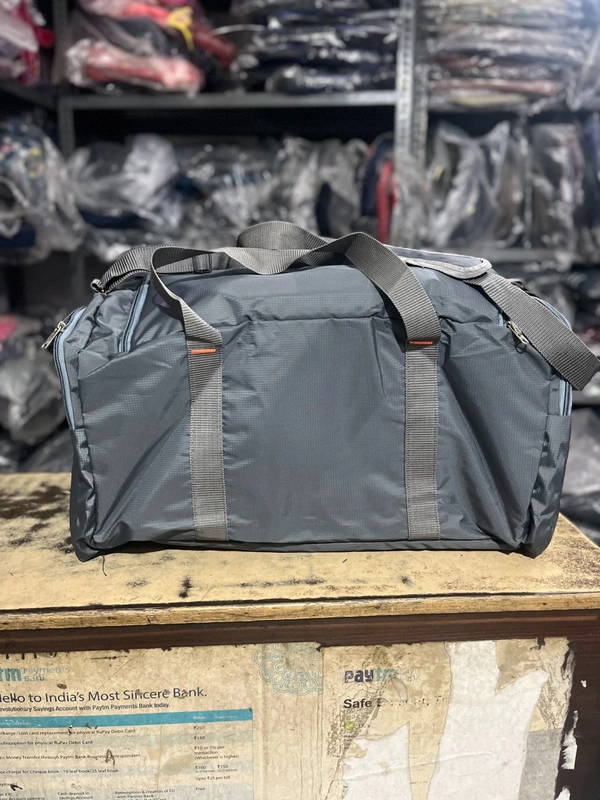 FASTRACK PBH P096 Soft Fully Padded Fastrack Sport/Travel Duffel Bag 22*16*12 - Friar Gray, 22*16*12