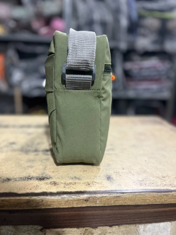 LIVO PBH P0128 9*7*3 LIVO Urban Utility Crossbody Bag - Forest Green, 9*7*3