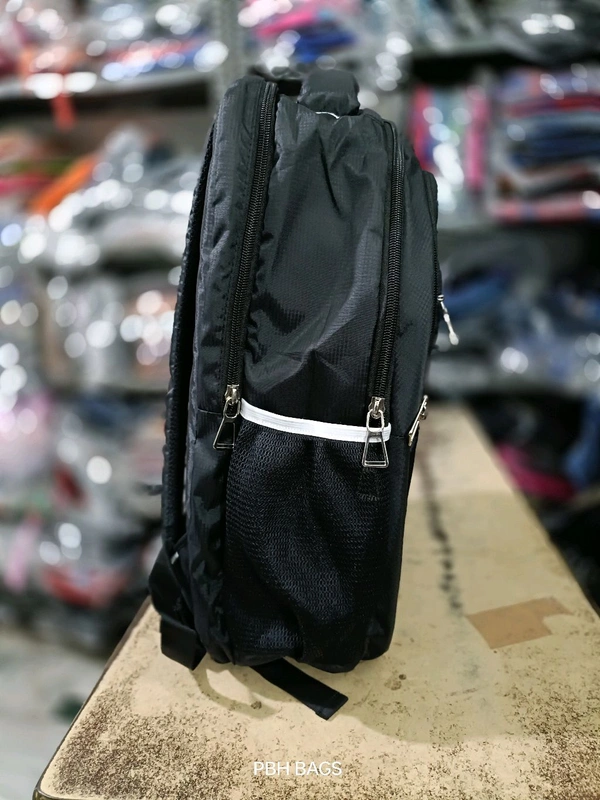 WILDCRAFT PBH P0106 LOWER PADDED LAPTOP POCKET SOFT 18*14*7 BACKPACK - 18*14*7, Black