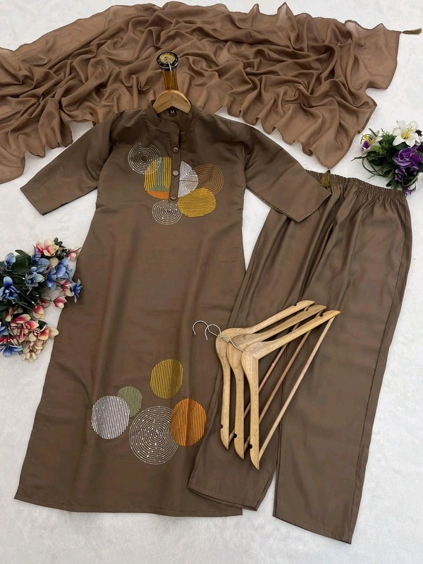 Roman Fabric Suit Set
