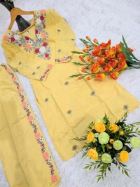 Women Crepe Kurti Pant Set