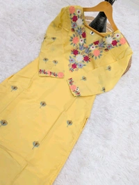 Women Crepe Kurti Pant Set