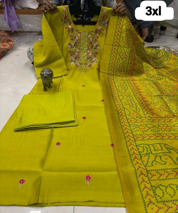 Heavy Muslin Kurta Set