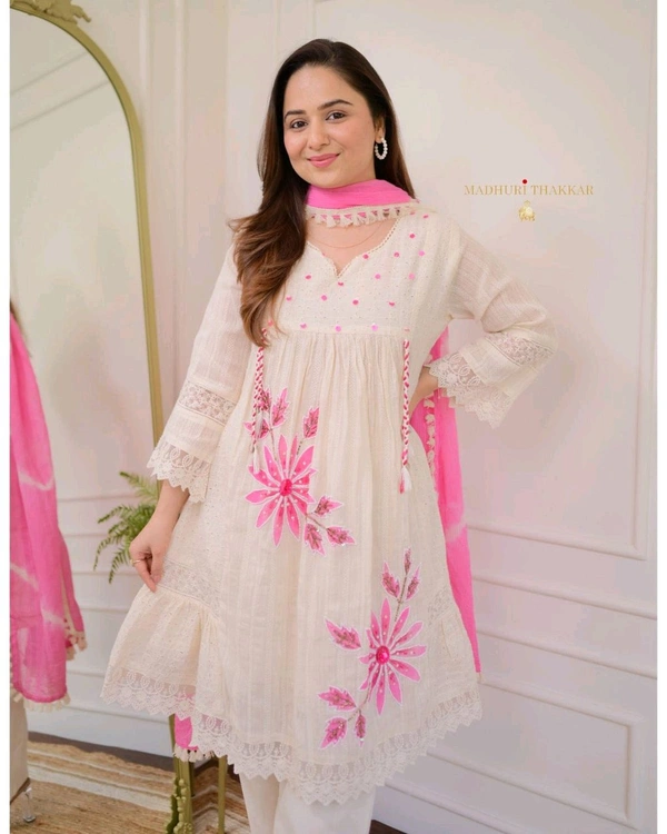 Embroidery Kurta Set