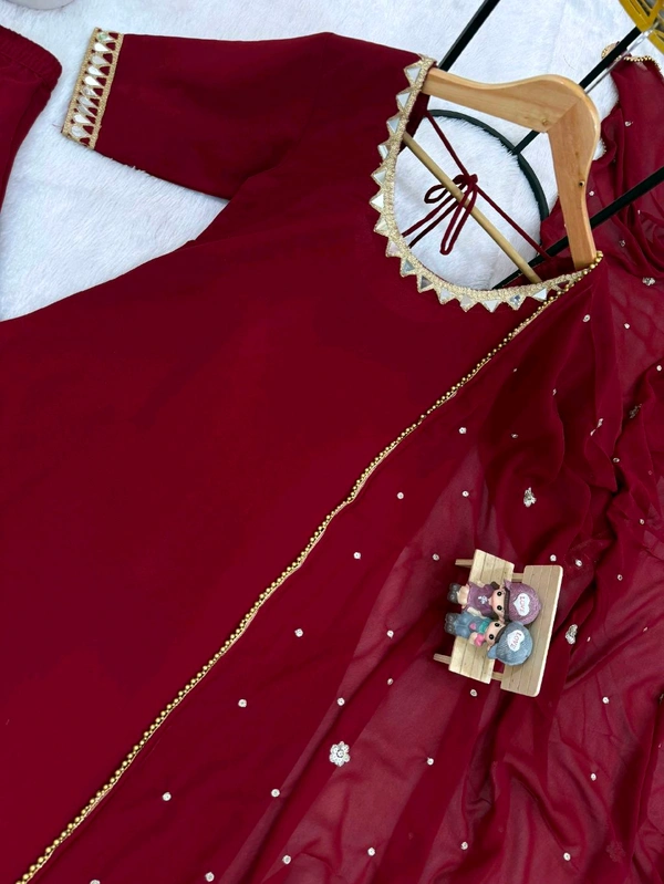 Embroidery Kurta Set