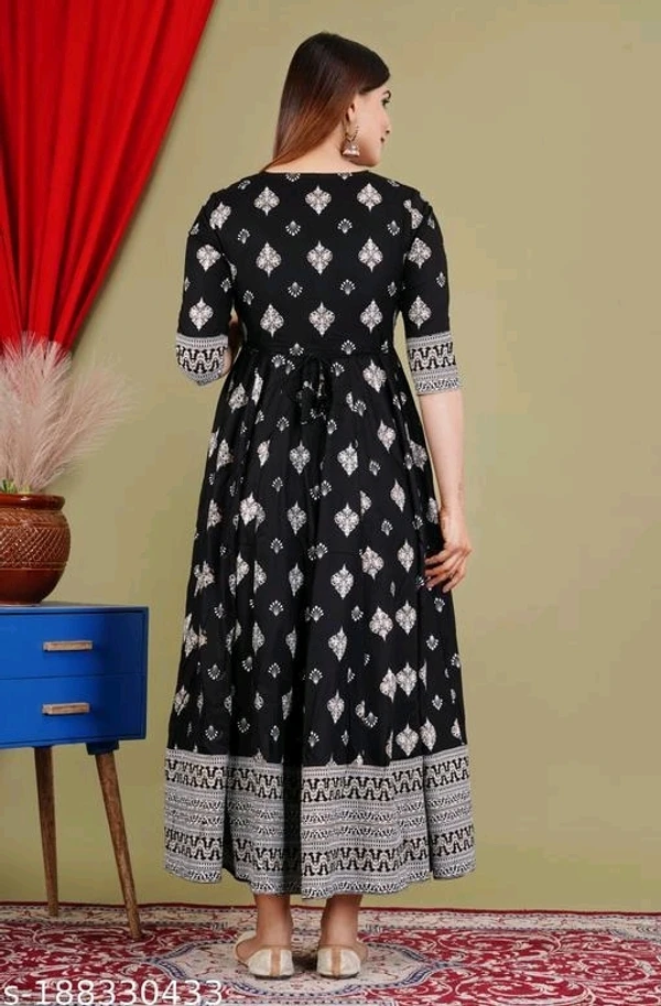 World Of Anarkali Kurti Outfits Look Elegant  - L