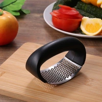 Stainless Steel Curved Garlic Chopper Manual - 25 x 10 x 5 cm, Black, Stainless Steel, Plastic