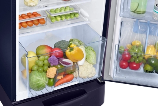 Samsung255L SAMSUNG 255 L Direct Cool Single Door 3 Star Refrigerator with Base DrawerWith Base Drawer: Yes255 L : Good for families of 3-5 membersDigital Inverter Compressor3 Star : For Energy savings up to 35%Direct Cool : Economical, consumes less electricity, requires manual defrostingBase Stand with Drawer : For storing items that don't need cooling (Onion, Potato etc.)10 Days Replacement - standered, As in photo