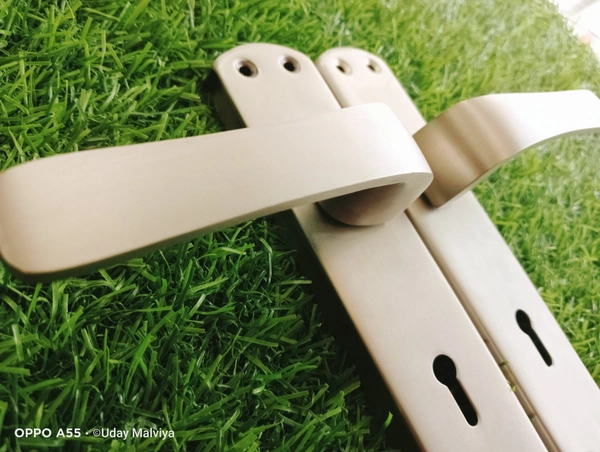 UM7 UM Toner Door Lock - High Quality Door Lock