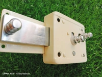 UM7 3 Action Door Lock