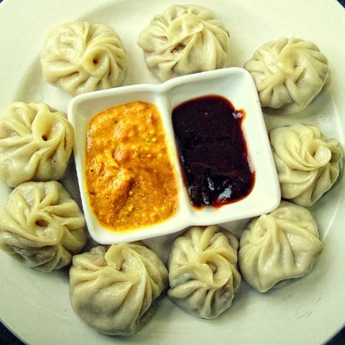 MOMOS