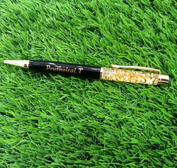 Golden Zari Pen & Keychain Combo