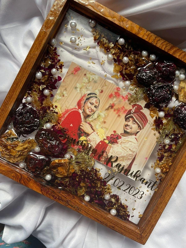 Resin Wooden Box Frame - 8x8" Inch