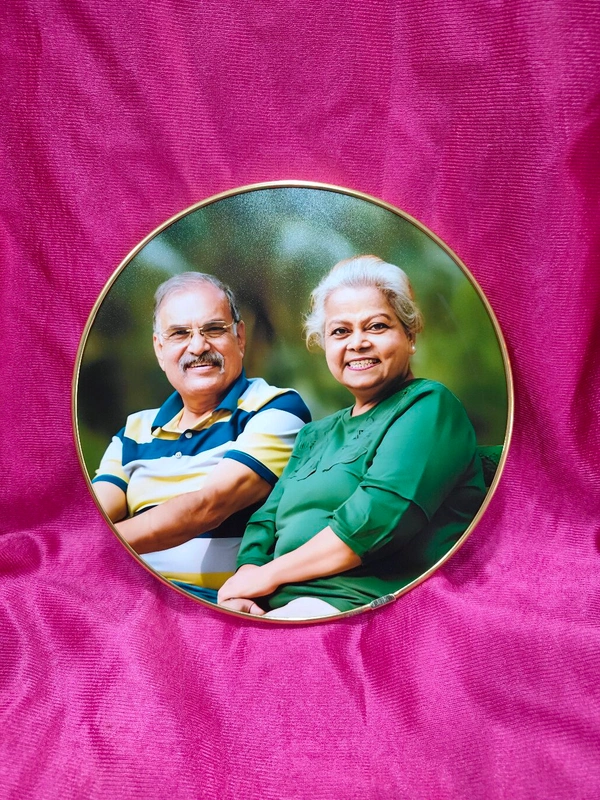 8x8" Inch Round - Golden Beeding Photo Frame - Sparkle Laminated