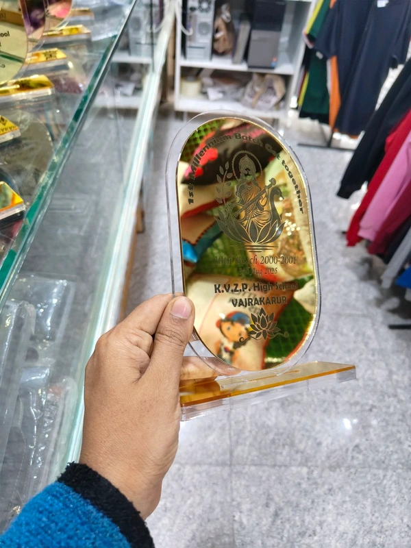 Gold Acrylic Trophy / Momento 