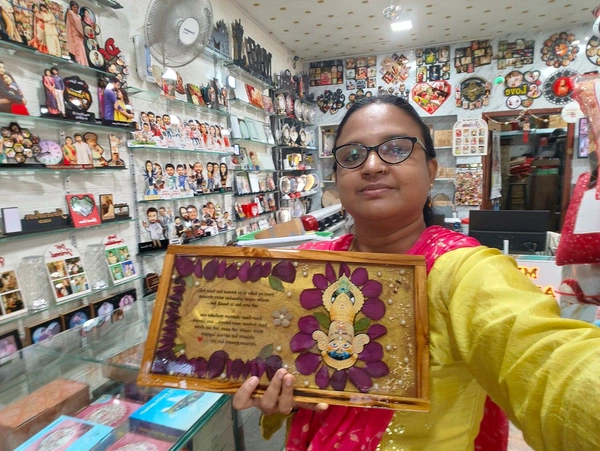 Resin Frame - 8x18 Inches - Divine flower Preserved