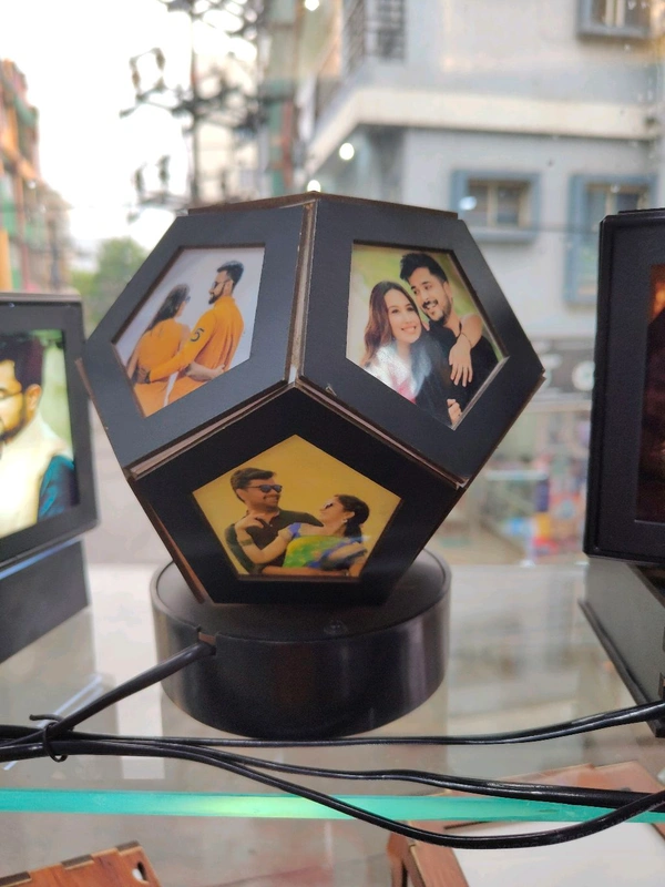 Pentagon Rotating Lamp Black Color