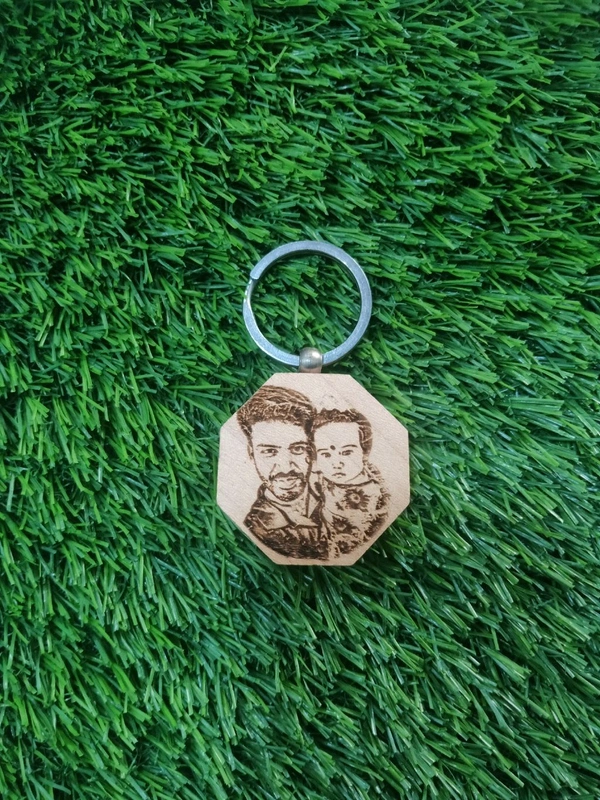 Wooden Engraved Keychain - Hexa