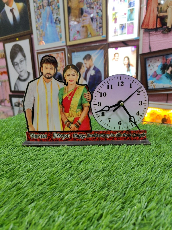 Customized Cutout Frame - Photo With Clock 