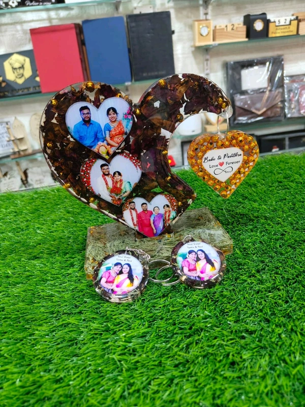 Hanging Heart Resin Frame - 10 inch - With 2 Keychains - Regular Price, 50
