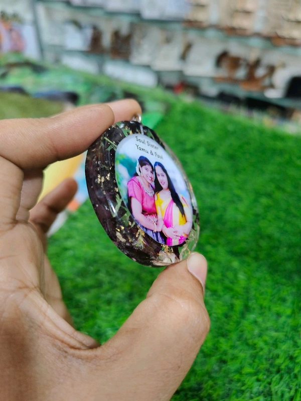 Hanging Heart Resin Frame - 10 inch - With 2 Keychains - Regular Price, 50