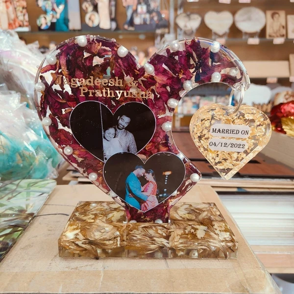 Hanging Heart Resin Frame - 10 inch 