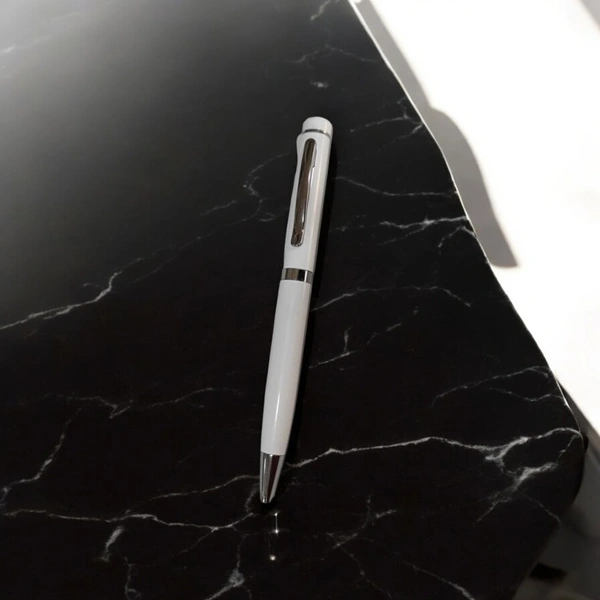 White Pen