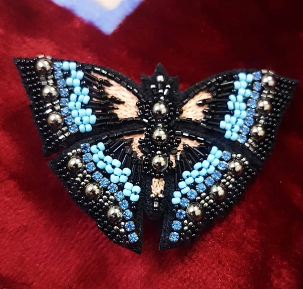 Red Petals Brooch 