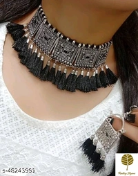 : ChokerType: NecklaceMultipack - Catalog Name:*Twinkling Fancy Women Necklaces & Chains*Base Metal: AlloyPlating: No PlatingStone Typ