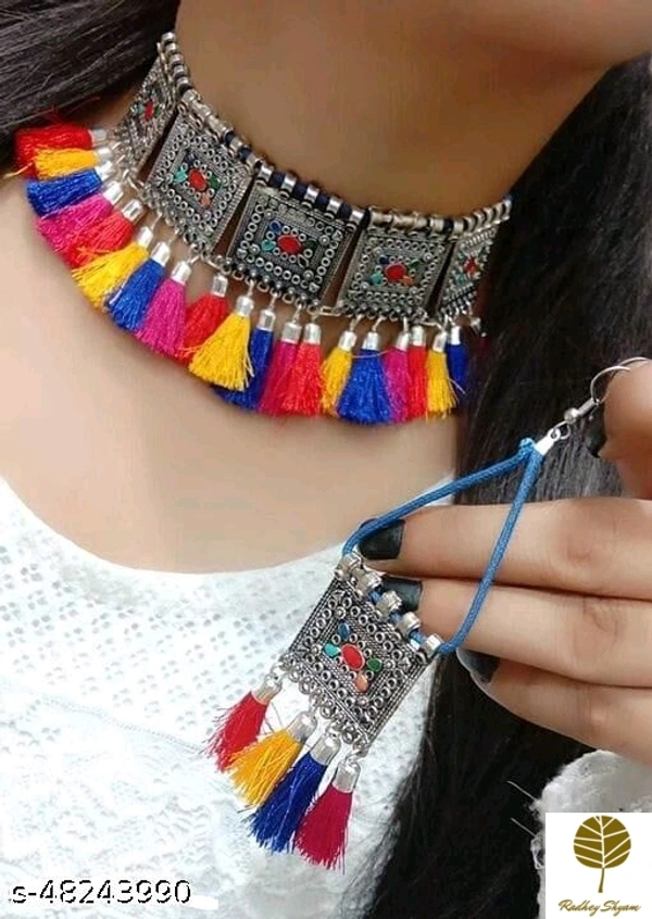 : ChokerType: NecklaceMultipack - Catalog Name:*Twinkling Fancy Women Necklaces & Chains*Base Metal: AlloyPlating: No PlatingStone Typ