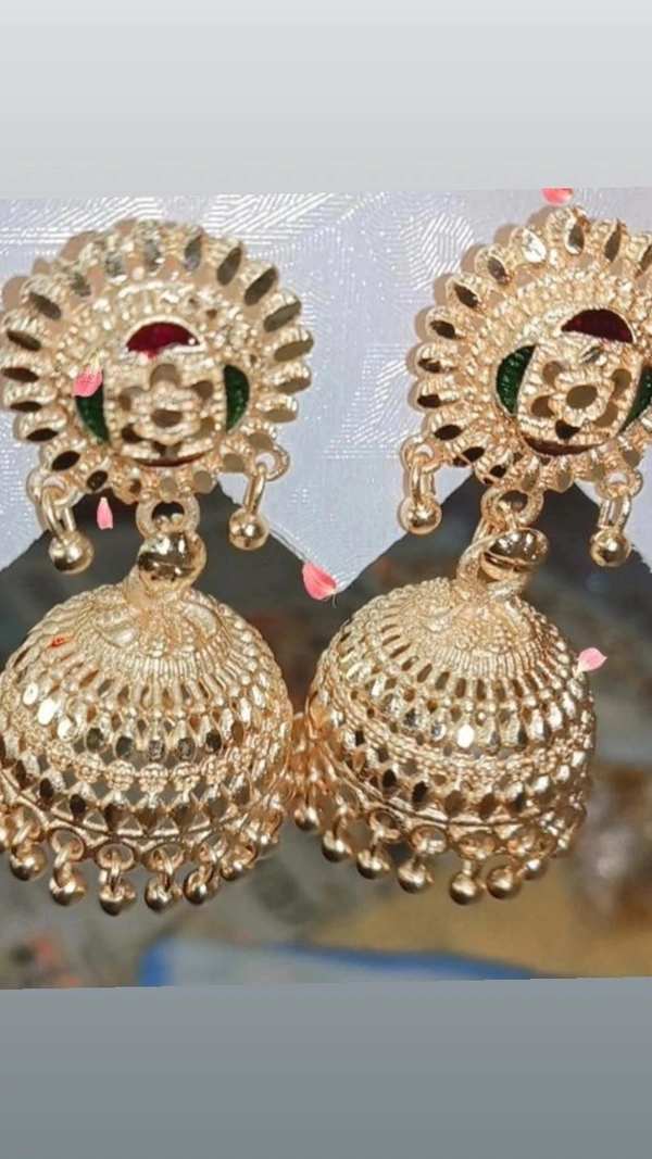 Jhamki - One Gram Gold JhumkaName: One Gram Gold JhumkaBase Metal: BrassPlating: 1Gram GoldSizing: Non-Adjust, One Gram Gold JhumkaName: One Gram Gold JhumkaBase Metal: BrassPlating: 1Gram GoldSizing: Non-Adjust
