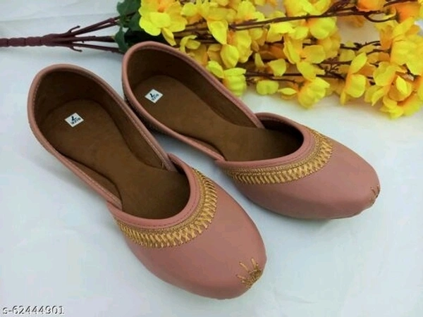 Classic Punjabi Jutti - Rose Gold - 9