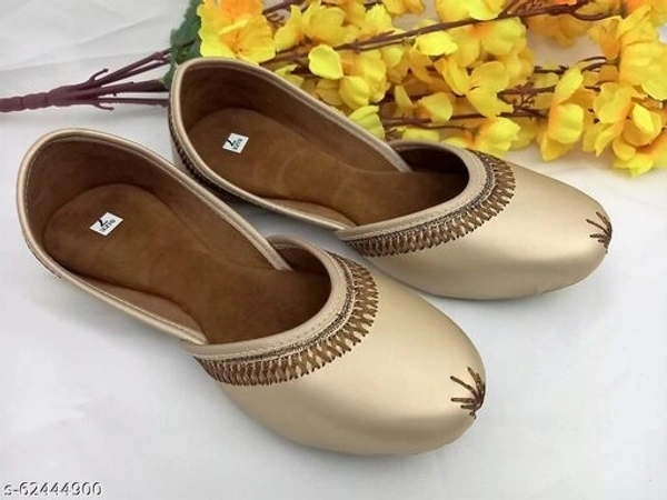 Classic Punjabi Jutti - Golden  - 6