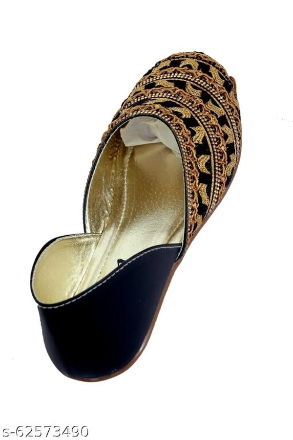 Embroidered Pattern Jutti - Black - 8