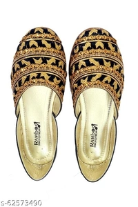 Embroidered Pattern Jutti - Black - 9