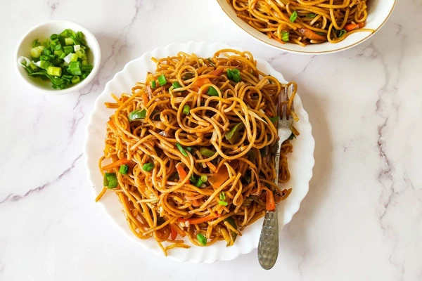 Veg Chowmein(Schezwan Hakka)- 1Pac - 1pac