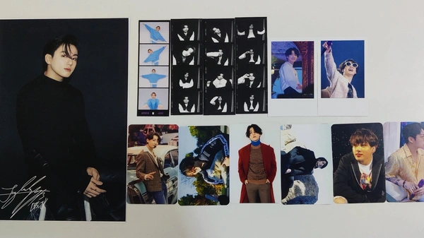 Jungkook Bias Set - 8.5*5.5cm