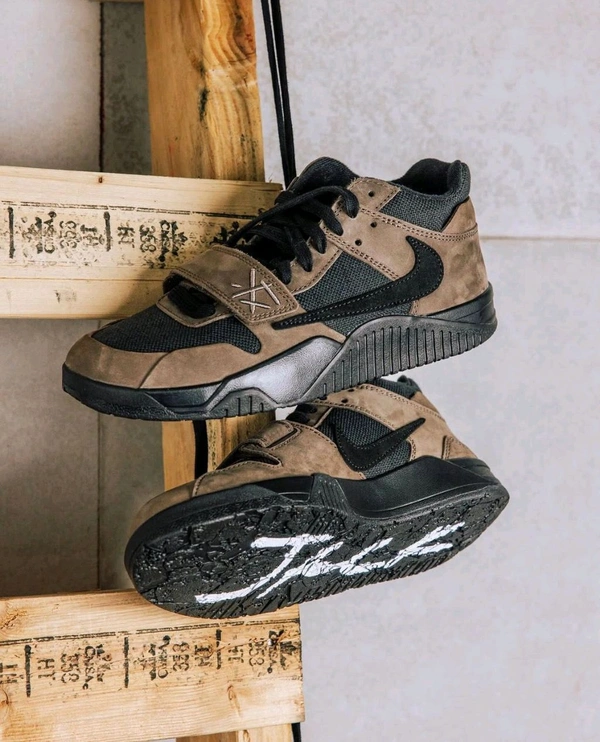 Nike  Air Jordan Jumpman X Travis Scott Dark Mocha - 43