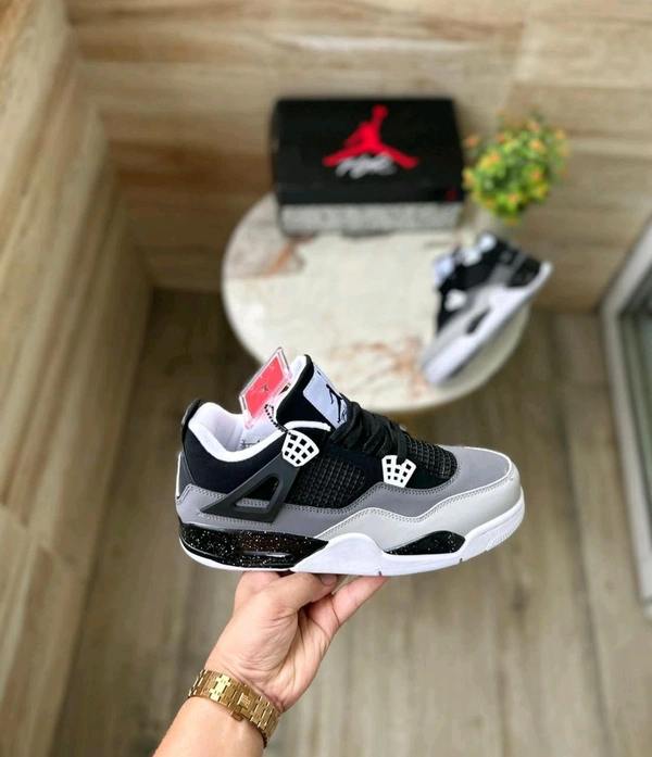 Nike AIR JORDANS RETRO 4 FEAR PACK - 43
