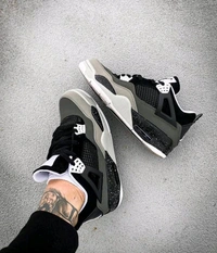 Nike AIR JORDANS RETRO 4 FEAR PACK - 44