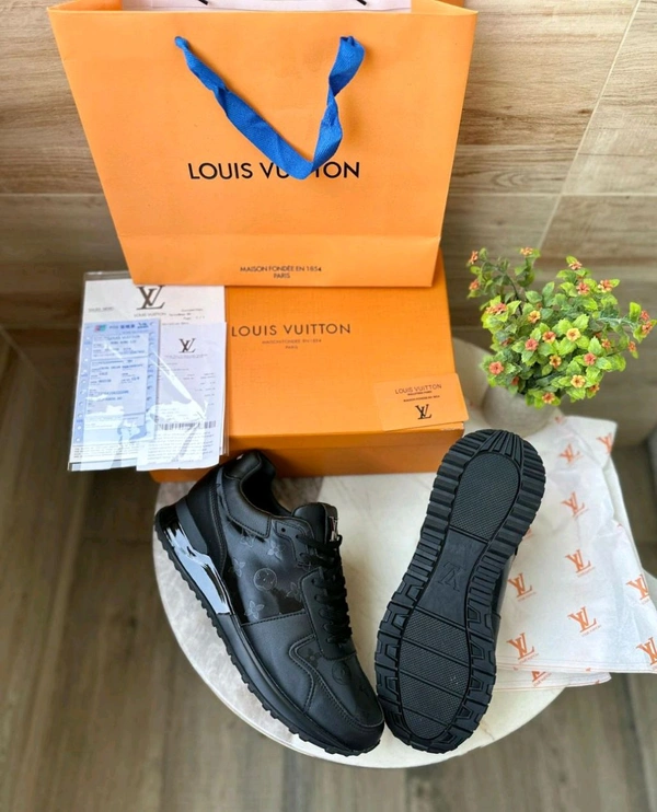 LOUIS VUITTON RUN AWAY SNEAKER - 42
