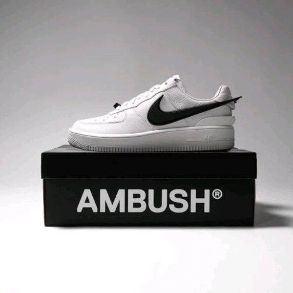 Nike NIKE AIRFORCE 1 AMBUSH WHITE BLACK - 43