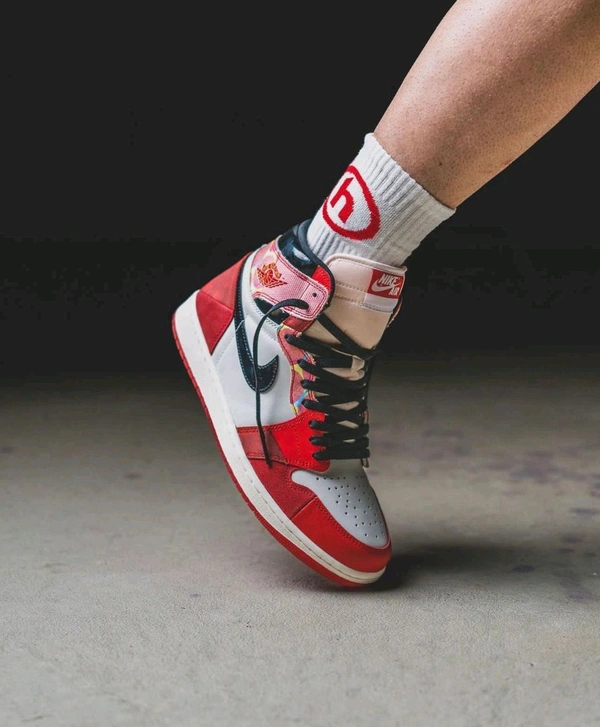 Nike NIKE AIR JORDAN RETRO 1 HIGH SPIDERVERSE NEXT CHAPTER - 43