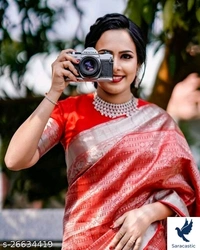Charvi Fabulous Saree - Red