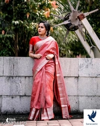 Charvi Fabulous Saree - Red