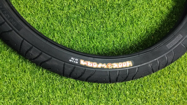 Maxxis Hookworm Tyre (26×2.50)