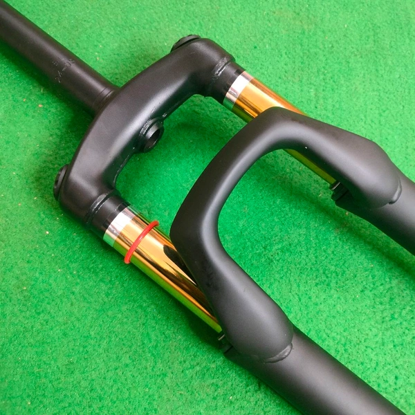 Stunt Riding Suspension Fork 26 Inch Welded Joints Crown Body 80mm Travel 