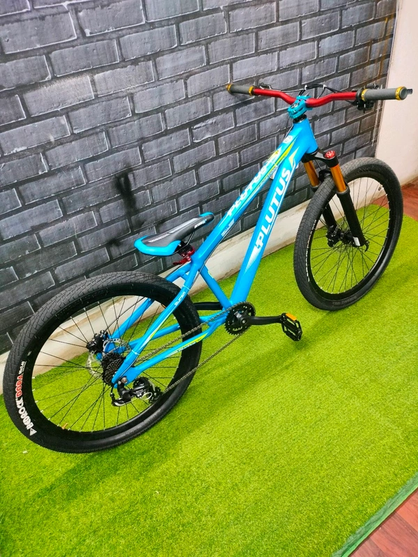 Plutus Boston Cycle with Hydraulic Brake And Air Suspension Modification 